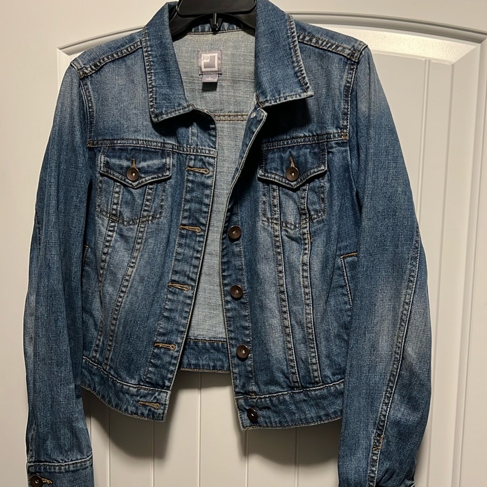 Like new Jean jacket, Size Large
